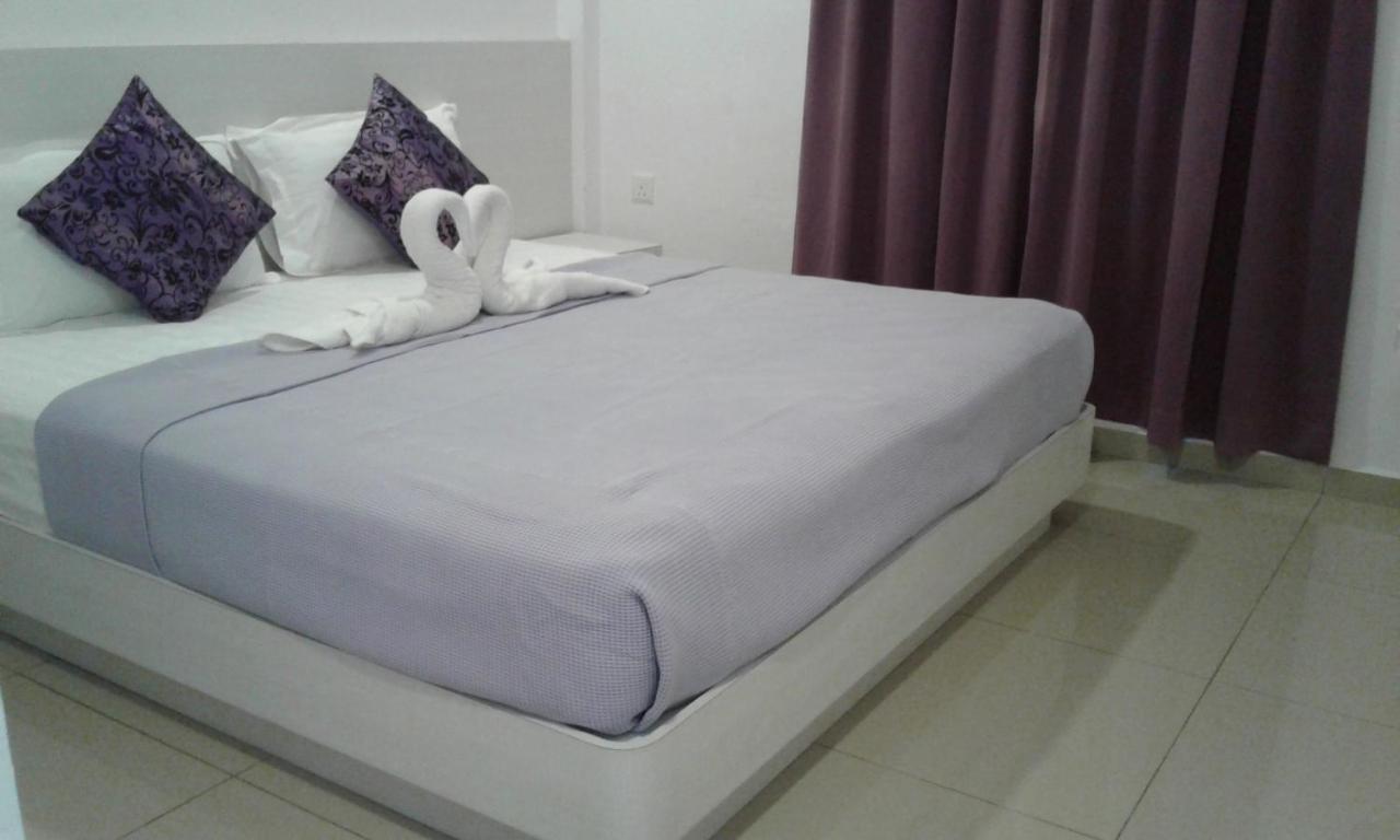 Lavender Riverside Hotel Malacca Екстериор снимка